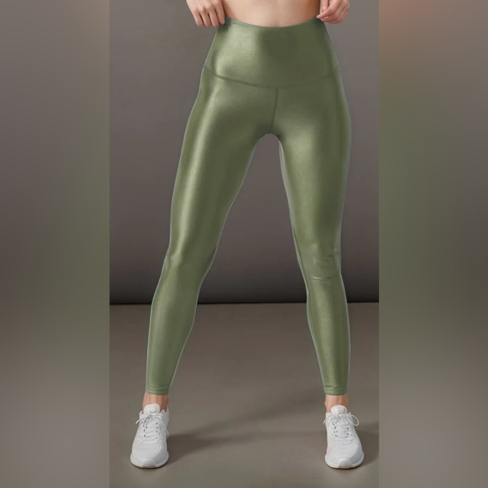 DYI High Shine Tight Legging